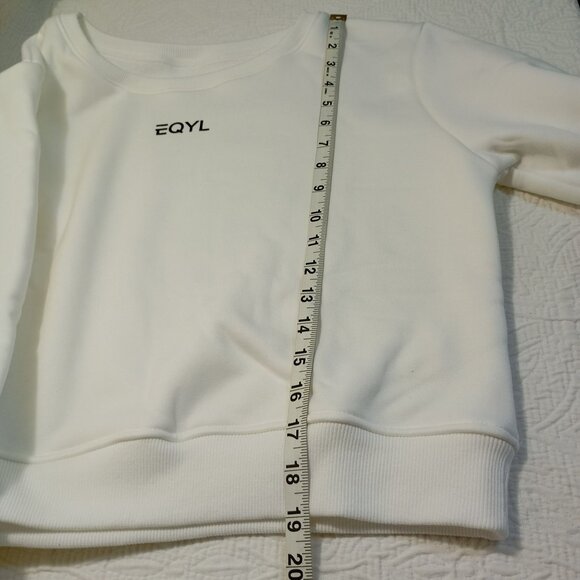 EQYL Sweatshirt Crop White Crewneck  Sise XL Womens Sport Sporty NWT - Picture 7 of 9